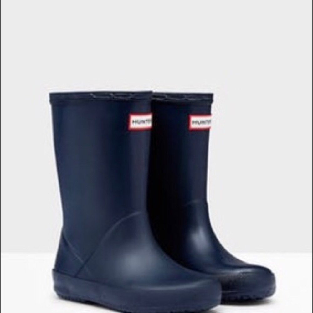 toddler navy rain boots (picture of exact sizing)